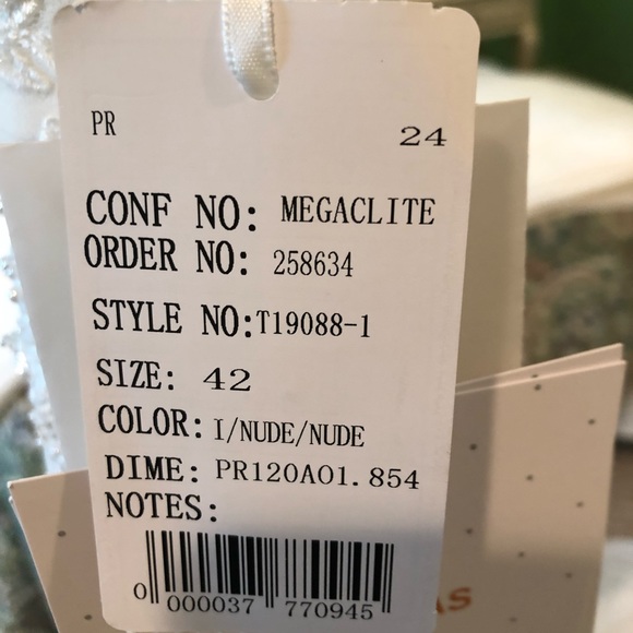 Pronovias Wedding Dress. - Picture 13 of 16